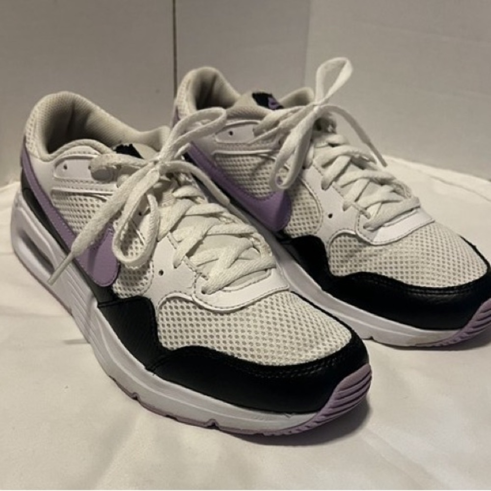 Nike Women's White and Black Sneakers with Lavender Details